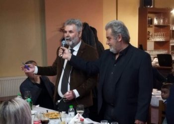 Ο πρώην Δήμαρχος Φαρκαδόνας Κώστας Οικονόμου σε συγκέντρωση του  Σταμόπουλου