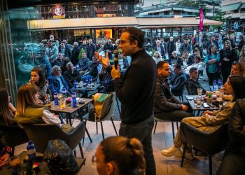 Με πολύ κόσμο και στην Καλαμπάκα ο Χατζηγάκης