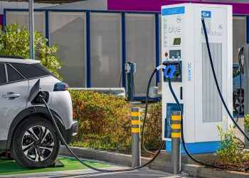 ΔΕΗ blue: Πάνω από 1500 σημεία φόρτισης και περισσότερα από 80 σημεία ταχυφόρτισης πανελλαδικά  για Πάσχα με ηλεκτροκίνηση