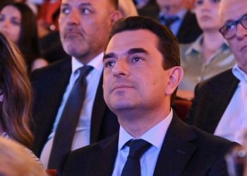 Στην πρώτη γραμμή ο Σκρέκας στην παρουσίαση του Κυβερνητικού Προγράμματος από τον Μητσοτάκη