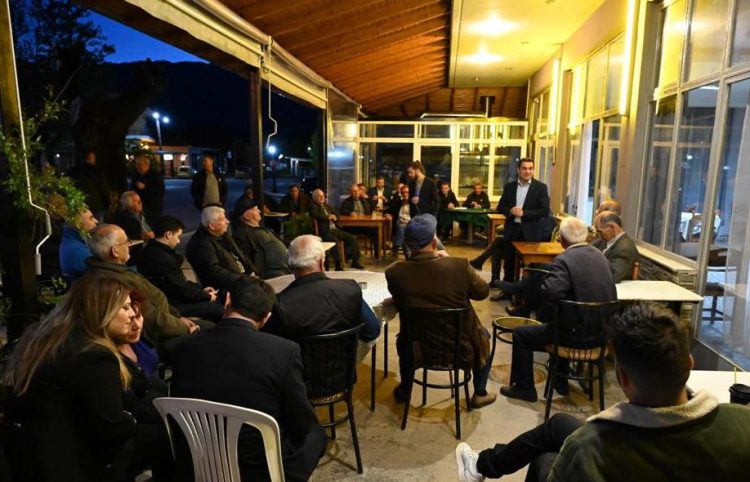 Πλήθος κόσμου στις επισκέψεις του  Σκρέκα στα χωριά 