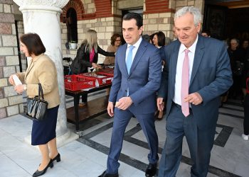 Ένα με τους Νεοχωρίτες ο  Σκρέκας