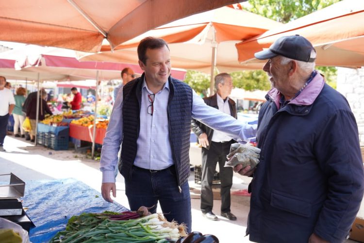 Πάντα δίπλα στους ανθρώπους της παραγωγής και της αγοράς ο Θανάσης Λιούτας