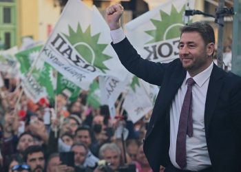 Η Φαρκαδόνα σήκωσε και πάλι τον ήλιο του ΠΑΣΟΚ ψηλά