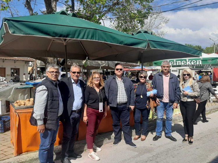 Στη λαϊκή αγορά της Φαρκαδόνας περιόδευσε  κλιμάκιο της ΔΕΕΠ ΝΔ Τρικάλων