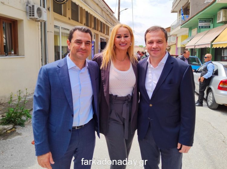 Εγκαινιάστηκε το εκλογικό κέντρο της ΝΔ στην Φαρκαδόνα