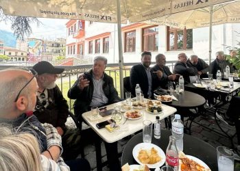 O Ηλιάδης ενώνει για να γίνει πράξη το «όλον ΠΑΣΟΚ»