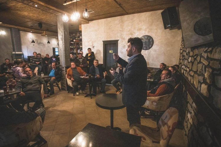 Μια μεγάλη ανθρώπινη αγκαλιά για τον Ηλιάδη