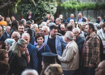 Ένα με τον κόσμο στο Ζάρκο ο Γιώργος Ηλιάδης στο πανηγύρι του χωριού