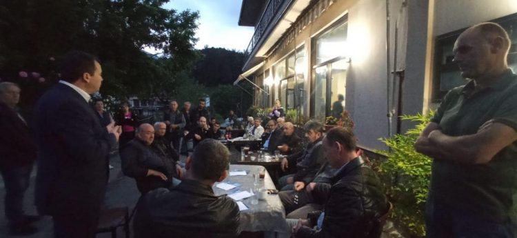 Με δύναμη στηρίζουν τον Λιούτα οι κάτοικοι στα χωριά της Φαλώρειας