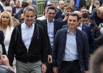 Ξεκάθαρο μήνυμα νίκης από τα Τρίκαλα με τον Κώστα Σκρέκα σταθερά πλάι του Πρωθυπουργού
