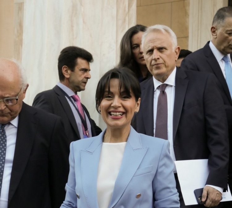 Η Μαρίνα μαγνήτισε τα βλέμματα στην ορκωμοσία της νέας Βουλής
