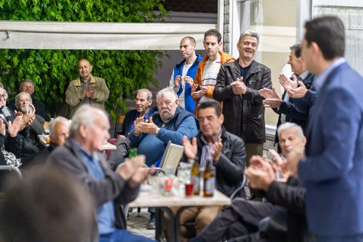 Μια μεγάλη ανθρώπινη αγκαλιά για τον Κώστα Σκρέκα από τα δικά του χωριά