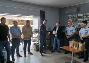 Προσφορά υπηρεσιακού εξοπλισμού στην Αστυνομία από την γαλακτοβιομηχανία ΟΜΗΡΟΣ