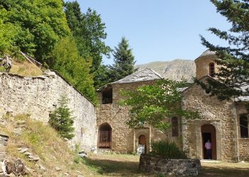 Την  Ιερά Μονή Αγίας Τριάδος Δέσης διασώζει η  Περιφέρεια Θεσσαλίας