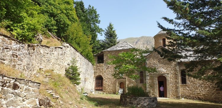 Την  Ιερά Μονή Αγίας Τριάδος Δέσης διασώζει η  Περιφέρεια Θεσσαλίας