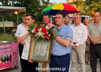 O Πανηγυρικός Εσπερινός και η Λιτάνευση της Ιεράς Εικόνος των Αγίων Αναργύρων στον Πετρόπορο