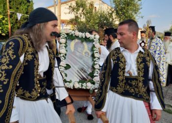 ΓΡΙΖΑΝΟ | Κλήρος και λαός λιτάνευσαν το Ιερό Εικόνισμα της Παναγίας «Η ΕΛΠΙΣ ΤΩΝ ΧΡΙΣΤΙΑΝΩΝ» της «ΓΡΙΖΑΝΙΩΤΙΣΣΑΣ»