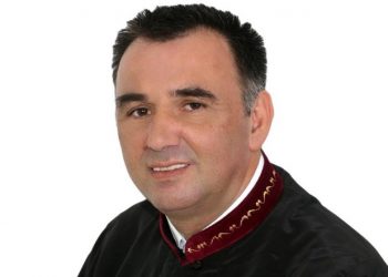 «Φαίνεσαι νορμάλ άνθρωπος γιατί κατεβαίνεις;»