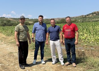 Δίπλα στους ανθρώπους της παραγωγής ο Ηλιάδης