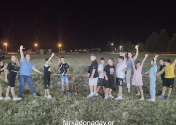 Παιδικά παιχνίδια με άρωμα… του χθες στο παζαράκι της Φαρκαδόνας