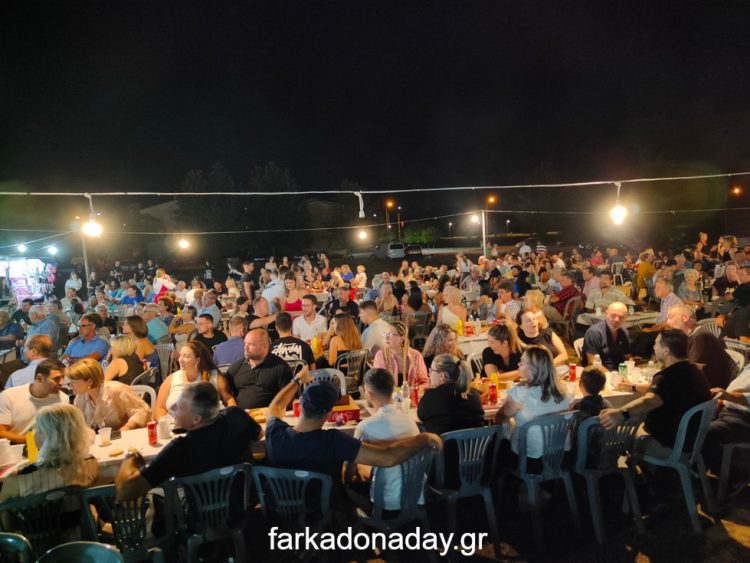 Ξεκίνησε με μεγάλη επιτυχία το «Παζαράκι» της Φαρκαδόνας