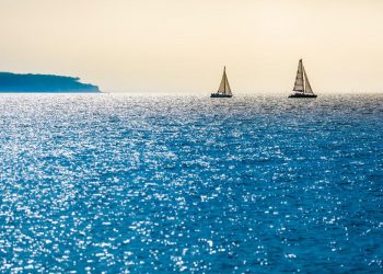Πόσο καλό κάνει στην υγεία το θαλασσινό νερό – Τι έλεγε ο Ιπποκράτης