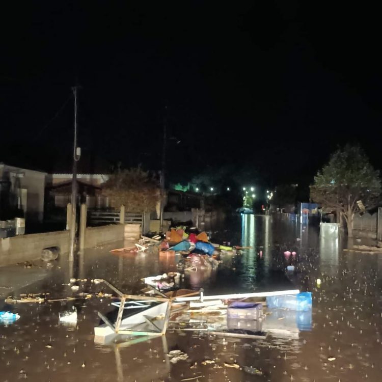 Η Φαρκαδόνα μοιάζει τώρα βομβαρδισμένο τοπίο…