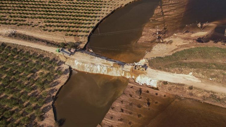 Λάρισα: Εικόνες από drone παρουσιάζουν την νέα κοίτη του Πηνειού που δημιουργήθηκε από τις πλημμύρες