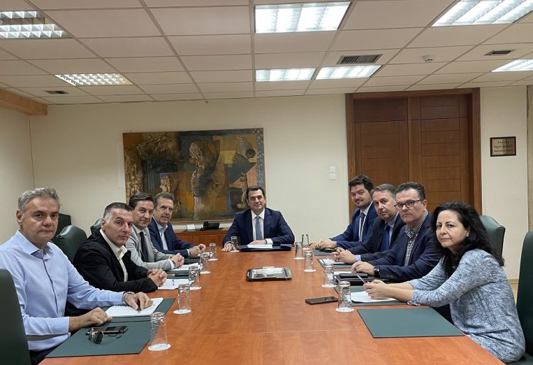 Συνάντηση Σκρέκα με τους Εμπόρους για την παραγωγική ανασυγκρότηση της Θεσσαλίας