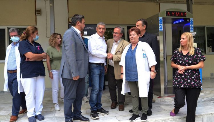 Επίσκεψη Κ. Αγοραστού στο Γενικό Νοσοκομείο Λάρισας- Ευχαρίστησε γιατρούς και υγειονομικό προσωπικό για τον καθημερινό αγώνα προσφοράς στον άνθρωπο