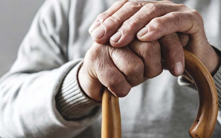 Νέα έρευνα-σοκ για το Δημογραφικό: Γερνάει και φθίνει η Ελλάδα