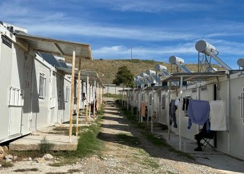 Τη δομή φιλοξενίας πλημμυροπαθών στο Κουτσόχερο επισκέφτηκε η Κοντοτόλη