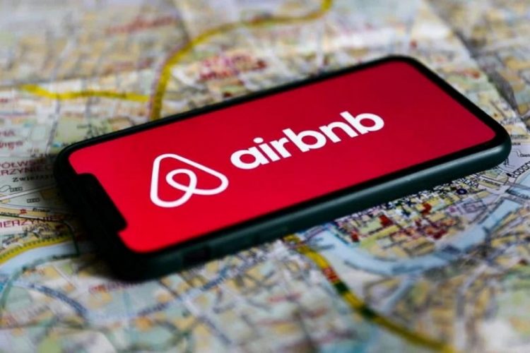 Airbnb: Πώς το φορολογικό νομοσχέδιο επηρεάζει τους μικρούς και μεγάλους ιδιοκτήτες ακινήτων –
