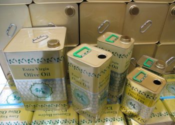 Συνελήφθησαν δύο άτομα στην Καλαμπάκα για κατοχή και διάθεση προς πώληση ελαίου αμφιβόλου γνησιότητας και προέλευσης
