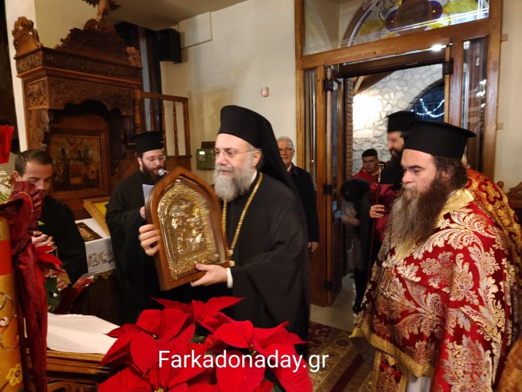 ΦΑΡΚΑΔΟΝΑ | Αντίγραφο του Ιερού Εικονίσματος της Παναγίας της Τήνου υποδέχτηκε κλήρος και λαός