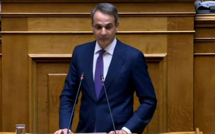 Μητσοτάκης από Βουλή: Από τις αρχές του έτους αυξάνεται κατά 20% η αποζημίωση των εφημεριών στο ΕΣΥ