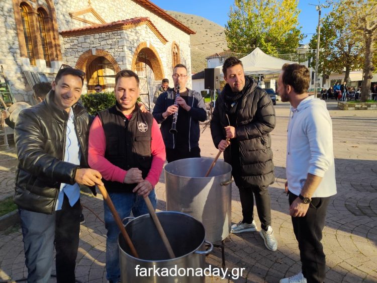 Το έθιμο της «τσιγαρίδας» αναβίωσε και φέτος στην Φαρκαδόνα