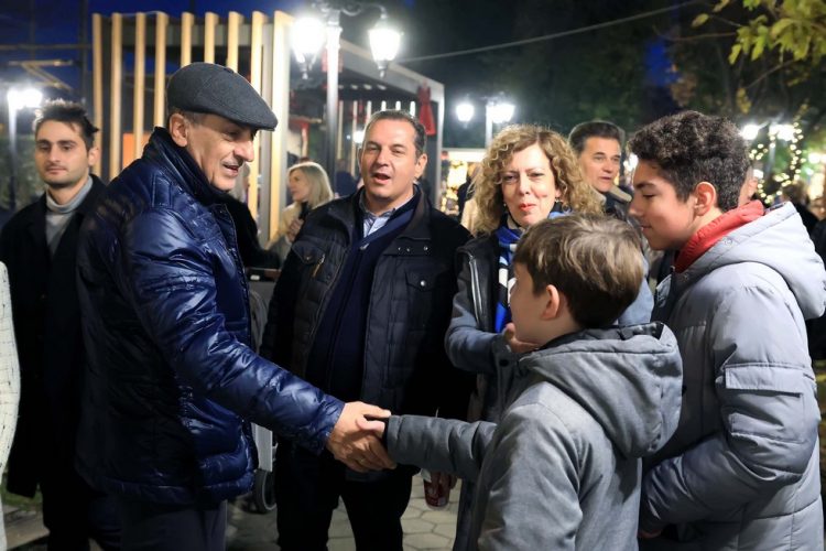 Mε τους υπαλλήλους της Περιφέρειας συναντήθηκε το βράδυ των Θεοφανίων ο Κουρέτας