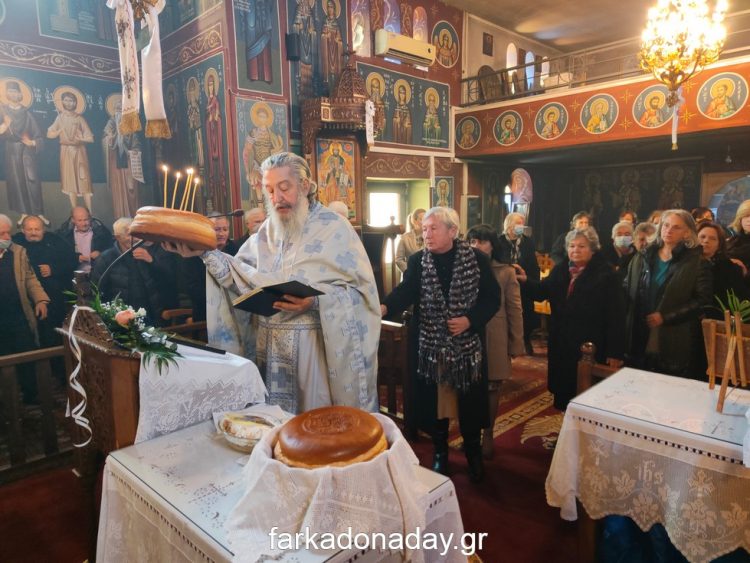 Ο εορτασμός της μνήμης του Αγίου Αθανασίου στον Πετρόπορο