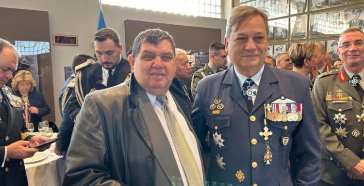Αντάμωσαν στην 1η Στρατιά… δυο φίλοι από τα Παλιά!!