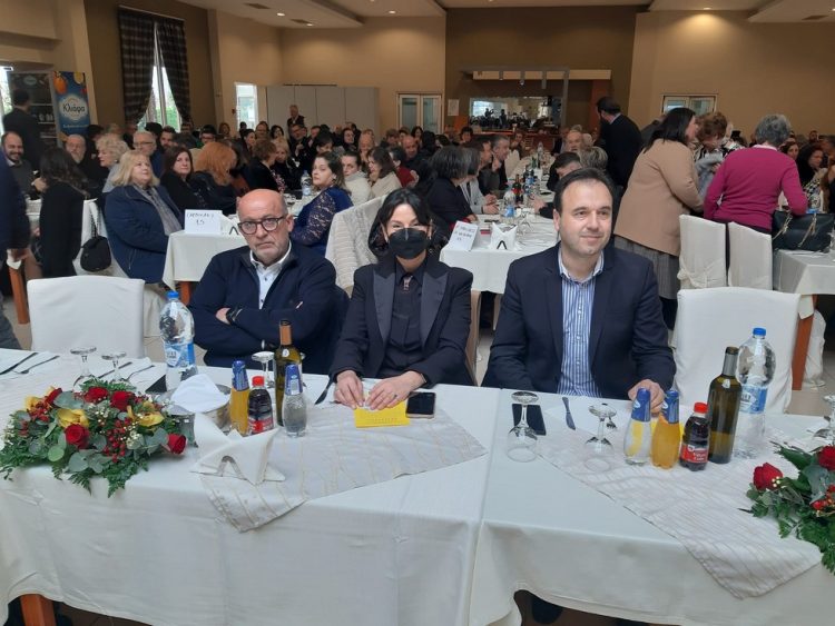 Ο Αγναντής στην κοπή της πρωτοχρονιάτικης πίτας της Μητροπόλεως μας!