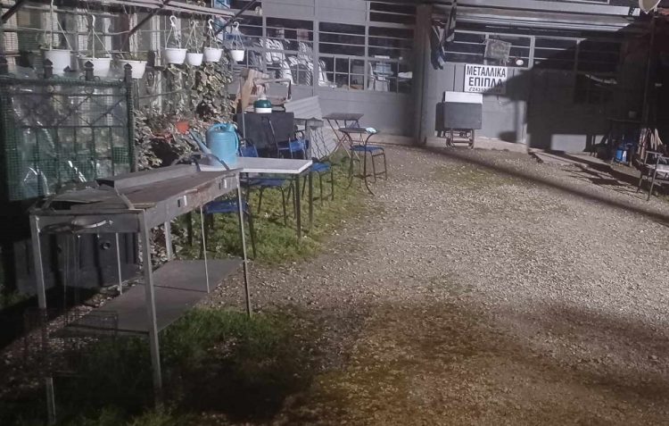 Το μέρος όπου έγινε ένα από τα πιο φρικιαστικά εγκλήματα στα Τρίκαλα με 46χρονο να αποκεφαλίζει τον ίδιο τον πατέρα του