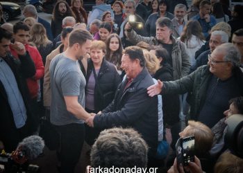 Θερμή χειραψία Κασσελάκη – Λέφα!