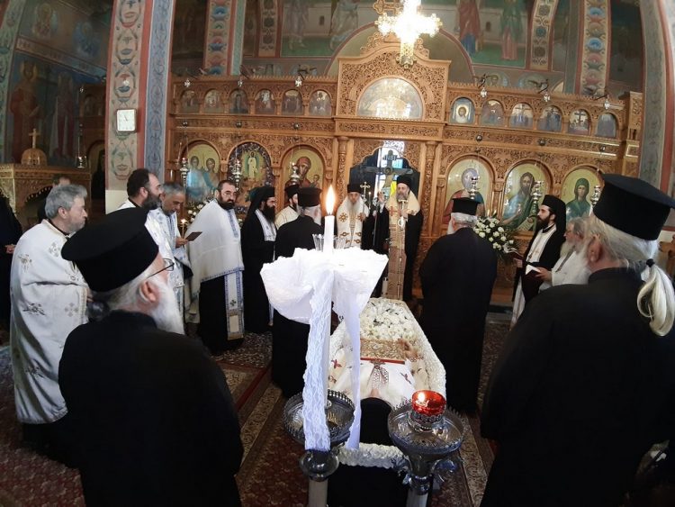 Εξόδιος Ακολουθία του μακαριστού Ιερέως Βασιλείου Κοντοχρήστου στους Ταξιάρχες