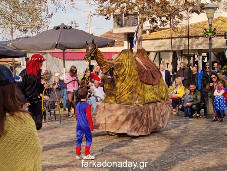 Με κέφι, ζωντάνια και φαντασία η καρναβαλική παρέλαση στην Μπάγια