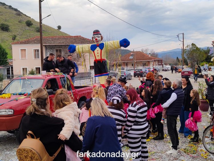 Με κέφι, ζωντάνια και φαντασία η καρναβαλική παρέλαση στην Μπάγια