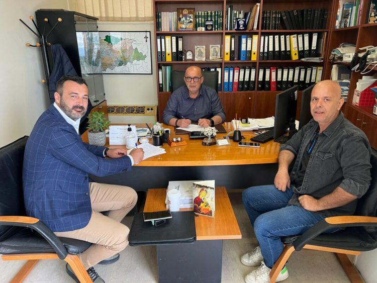 «Συντήρηση παιδικών χαρών Δήμου Φαρκαδόνας» και «Eκτέλεση υπηρεσιών πιστοποίησης παιδικών χαρών Δήμου Φαρκαδόνας»