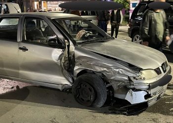 Αναστάτωση στη Λάρισα: Αυτοκίνητο παρέσυρε και τραυμάτισε ανήλικο αφού προσέκρουσε σε άλλα οχήματα
