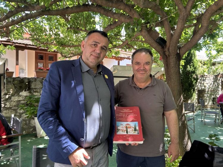 Συνάντηση του προέδρου των Τρικαλινων Ιεροψαλτών με τον Διευθυντή της Σχολής Βυζαντινής Μουσικής της Ι.Μ Λαρίσης